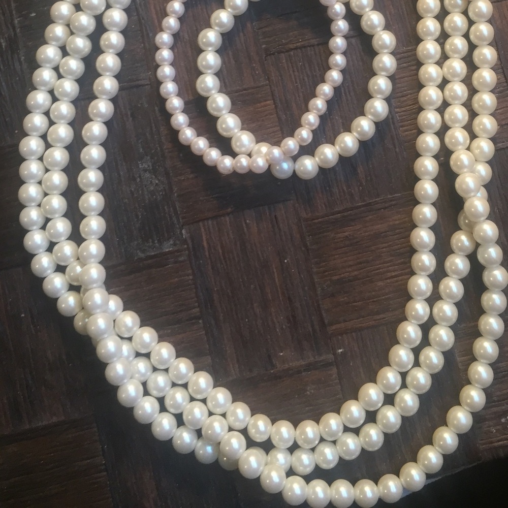 Banana Republic pearls set